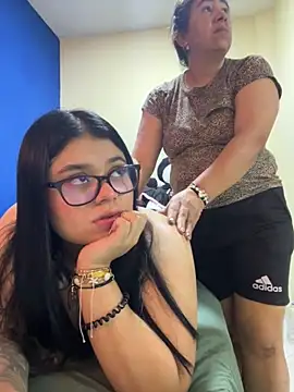 alissonfernandez  online show from 10.11.25