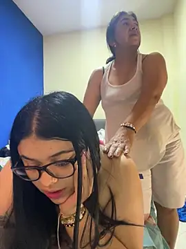 alissonfernandez  online show from 10.12.25