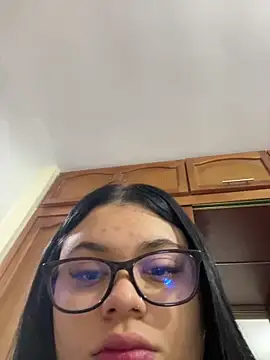 alissonfernandez  online show from 10.30.25