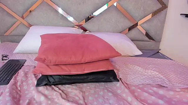 marian pinzon online show from 02.28.25