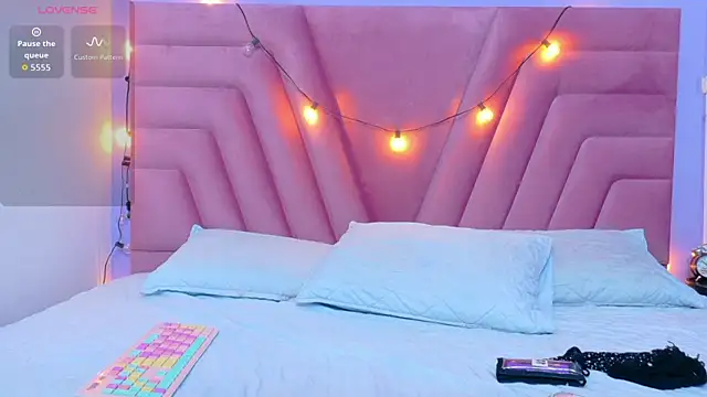 hornybarelylegalgirl online show from 11.28.25