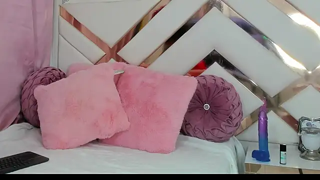 CoralHarmon online show from 12.24.24