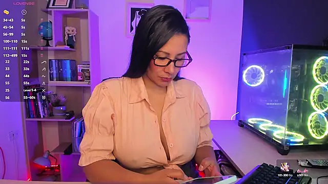 Snapshot of Sue_Wolls chatting on 01.15.25 Sue Wolls online show from 01.15.25