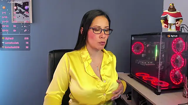 Snapshot of Sue_Wolls chatting on 02.27.25 Sue Wolls online show from 02.27.25