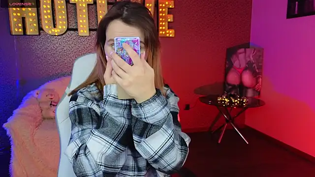 AliceBYKiss online show from 12.09.24