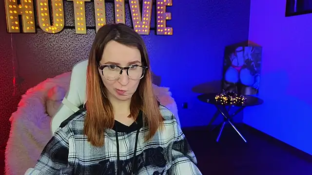 AliceBYKiss online show from 12.13.24