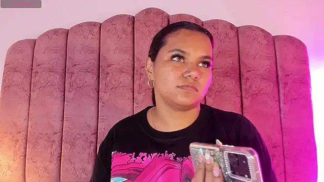 Carolina Evanss online show from 12.16.25