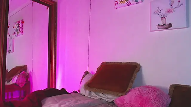 Alice Foster  online show from 10.08.25