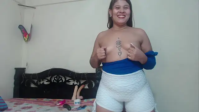 Snapshot of Stylevoluptuousvycky chatting on 02.16.25 Stylevoluptuousvycky online show from 02.16.25