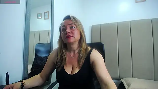 Snapshot of Lupiita223 chatting on 03.17.25 Lupiita223 online show from 03.17.25