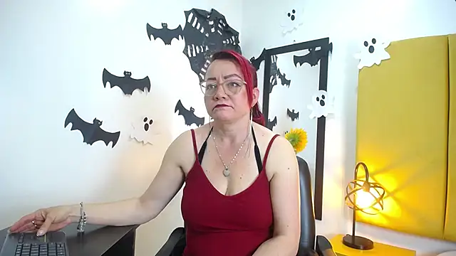 Snapshot of Lupiita223 chatting on 10.22.25 Lupiita223 online show from 10.22.25