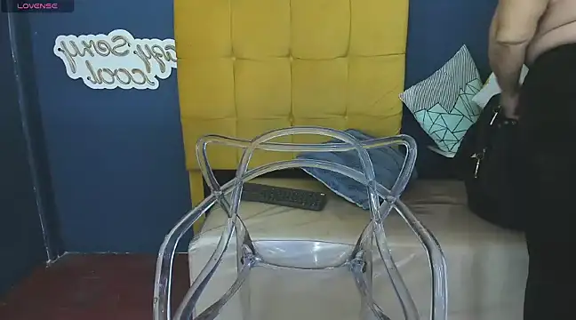 Snapshot of renata_milf_ chatting on 01.17.25 renata milf online show from 01.17.25