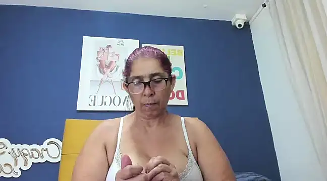 Snapshot of renata_milf_ chatting on 01.21.25 renata milf online show from 01.21.25