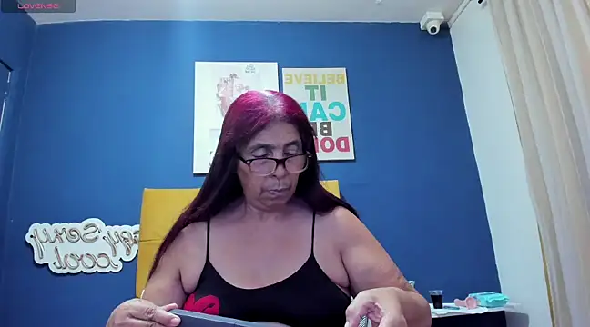 Snapshot of renata_milf_ chatting on 01.28.25 renata milf online show from 01.28.25