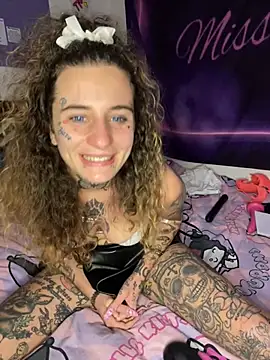 BlazyKitsune- online show from 01.13.25