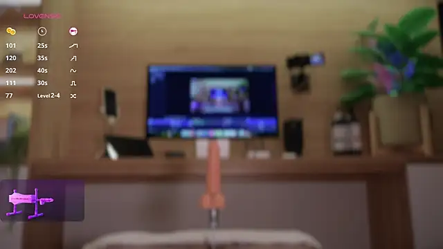 Snapshot of lana_kane_ chatting on 10.12.25 lana kane online show from 10.12.25