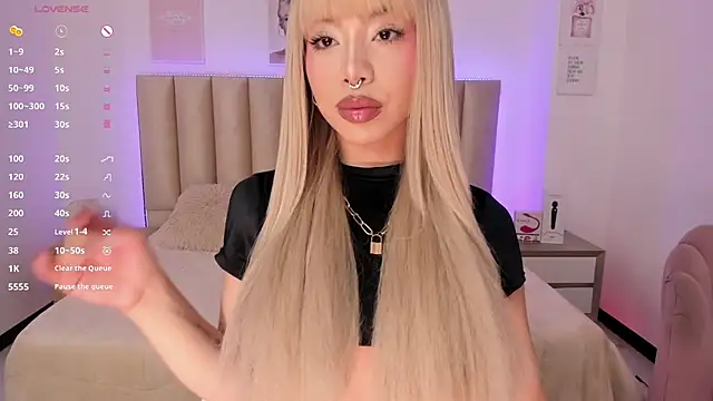 Catvalentine  online show from 03.14.25