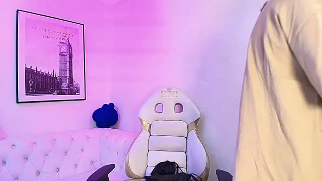 Theia moon online show from 01.15.25