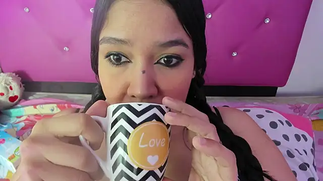 Snapshot of Venus_Blackk chatting on 09.15.25 Venus Blackk online show from 09.15.25