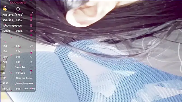 angel-yiyi online show from 12.10.24