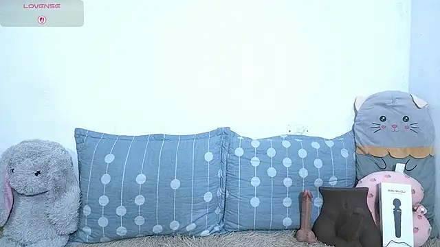 petite paola online show from 04.18.26