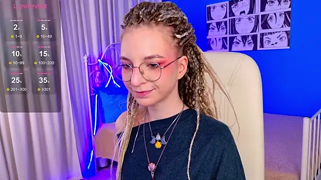 Snapshot of VioletShine chatting on 11.16.25 VioletShine online show from 11.16.25