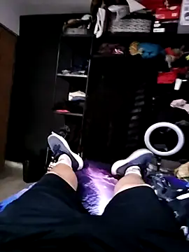 Snapshot of Alee3xxx chatting on 10.30.25 Alee3xxx online show from 10.30.25