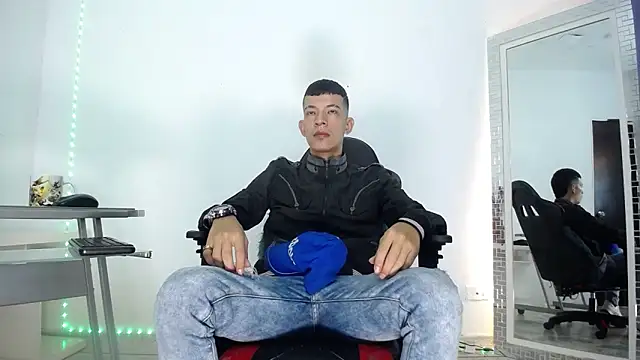 Favel Gomez7 online show from 12.23.24
