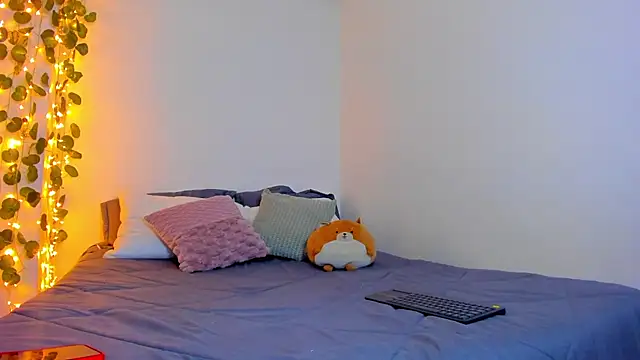 Snapshot of emillyhills chatting on 01.31.25 emillyhills online show from 01.31.25