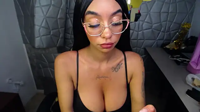 Tiffanny online show from 03.04.25