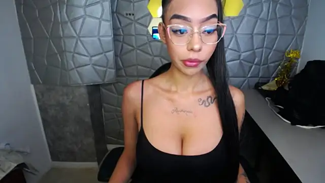 Tiffanny online show from 03.07.25