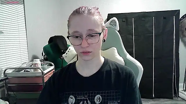 LilyFoxxx online show from 01.06.25