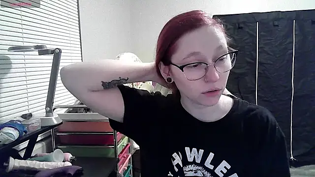 LilyFoxxx online show from 01.24.25