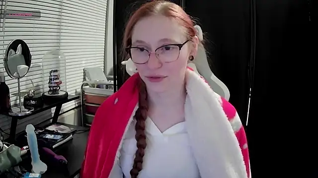 LilyFoxxx online show from 02.19.25