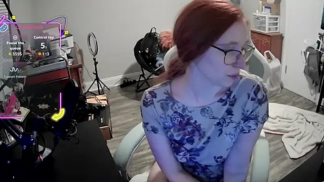 LilyFoxxx online show from 09.12.25