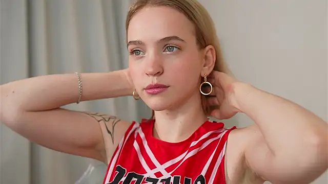 Snapshot of lolly_pie chatting on 12.05.24 lolly pie online show from 12.05.24