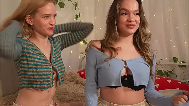 Snapshot of lolly_pie chatting on 12.23.24 lolly pie online show from 12.23.24