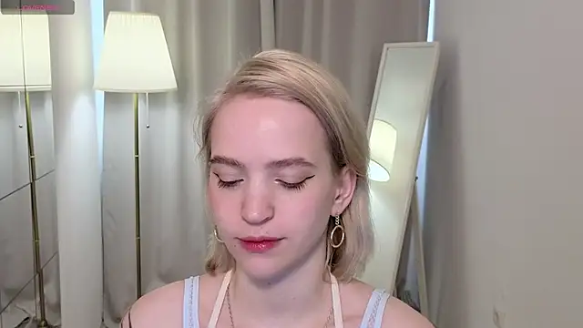 Snapshot of lolly_pie chatting on 03.09.25 lolly pie online show from 03.09.25