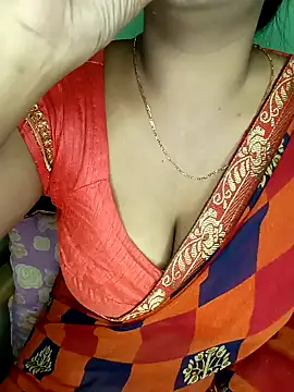 Snapshot of NOTY-LOVE-05 chatting on 10.25.25 NOTY-LOVE-05 online show from 10.25.25