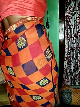 Snapshot of NOTY-LOVE-05 chatting on 10.31.25 NOTY-LOVE-05 online show from 10.31.25