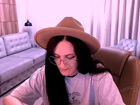 Amazingeyes88 online show from 04.28.26