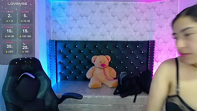 Sofi hot 4m online show from 10.21.25