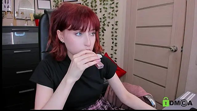 Snapshot of ElizaNik_ chatting on 06.30.26 ElizaNik online show from 06.30.26