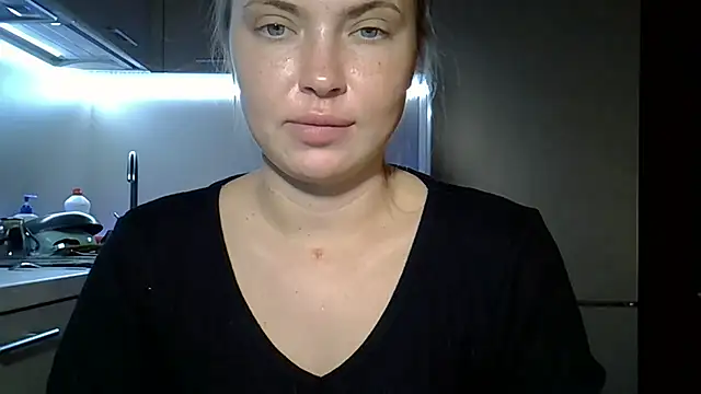 Lucky Anna online show from 11.19.25