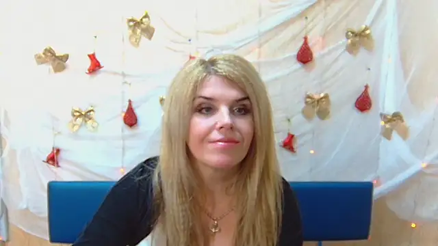 Snapshot of Julya_Barbi chatting on 12.28.24 Julya Barbi online show from 12.28.24