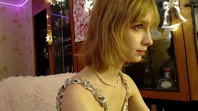 cloudgirrl online show from 01.10.25