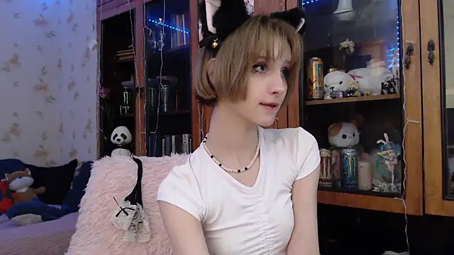 cloudgirrl online show from 02.15.25