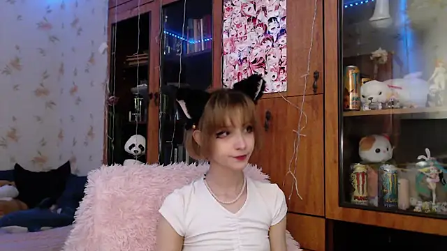 cloudgirrl online show from 02.17.25