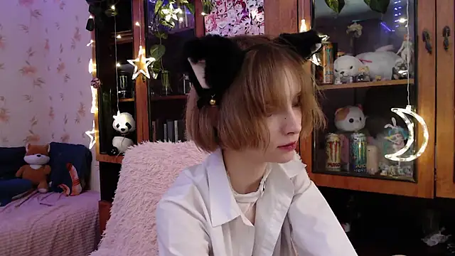 cloudgirrl online show from 02.27.25