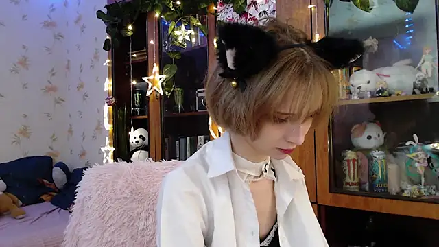 cloudgirrl online show from 02.27.25